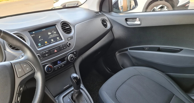 Hyundai i10 cena 51900 przebieg: 68622, rok produkcji 2018 z Trzebinia małe 562